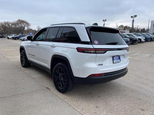 2024 Jeep Grand Cherokee Laredo