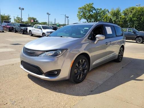 2020 Chrysler Pacifica Touring-L Plus