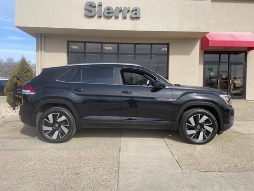 2024 Volkswagen Atlas Cross Sport 2.0T SE w/Technology