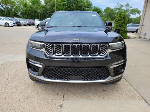 2023 Jeep Grand Cherokee Summit