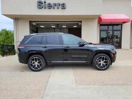 2023 Jeep Grand Cherokee Summit