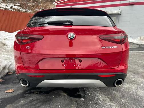 2018 Alfa Romeo Stelvio Sport