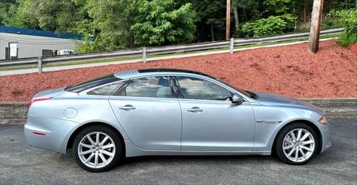 2011 Jaguar XJ Base