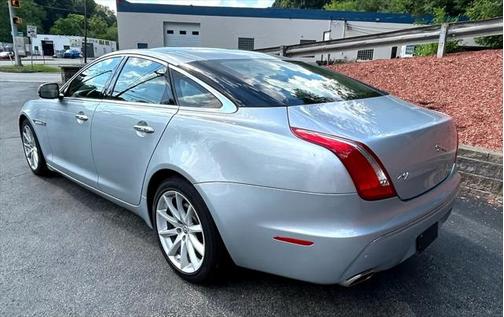 2011 Jaguar XJ Base