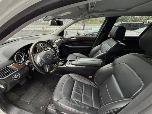 White 2012 Mercedes-Benz M-Class 4MATIC