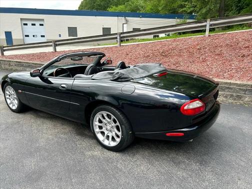 2000 Jaguar XKR Base