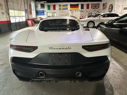 Bianco Audace 2022 Maserati MC20 Coupe