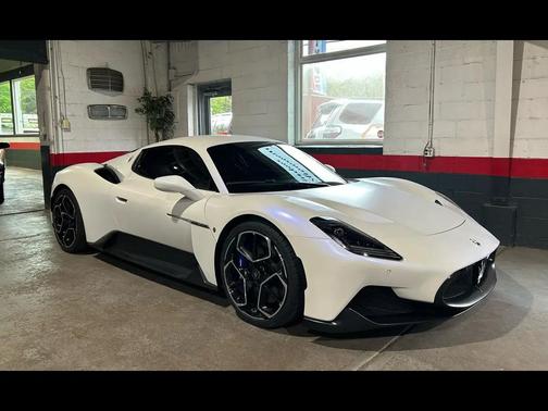 Bianco Audace 2022 Maserati MC20 Coupe