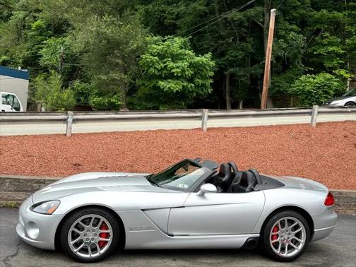 2004 Dodge Viper SRT10