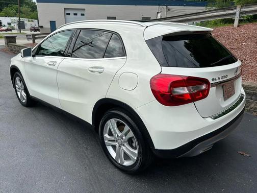 White 2017 Mercedes-Benz GLA 250 4MATIC