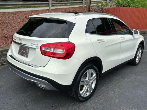 White 2017 Mercedes-Benz GLA 250 4MATIC