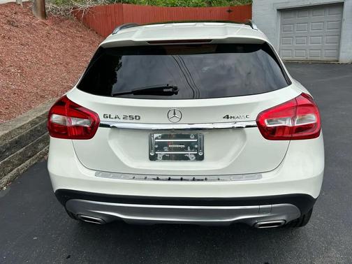 White 2017 Mercedes-Benz GLA 250 4MATIC