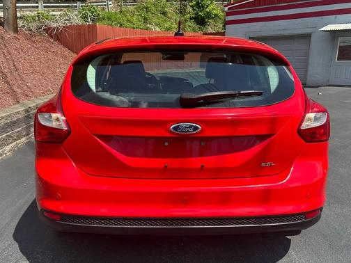Red 2012 Ford Focus SEL