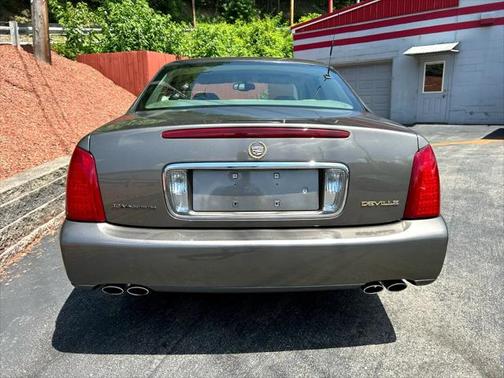 2002 Cadillac DeVille Base