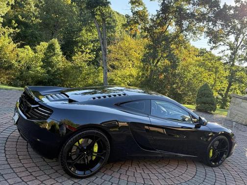 Black 2012 McLaren MP4-12C Base