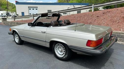 Champagne 1985 Mercedes-Benz 380SL 380SL