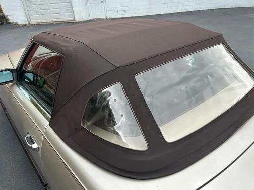 Champagne 1985 Mercedes-Benz 380SL 380SL