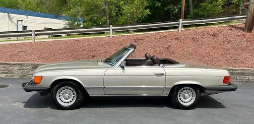 Champagne 1985 Mercedes-Benz 380SL 380SL