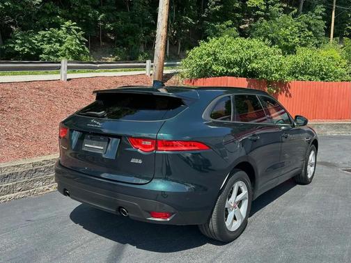 Green 2018 Jaguar F-PACE 25t Premium