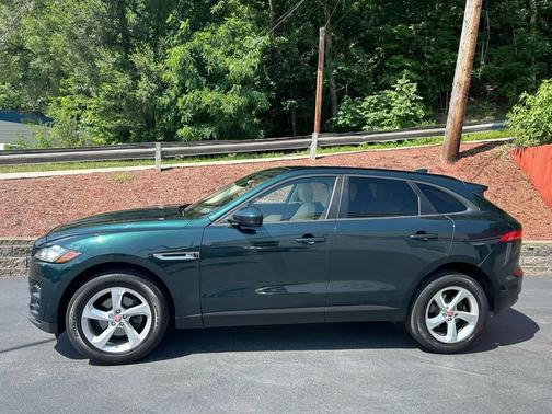 Green 2018 Jaguar F-PACE 25t Premium
