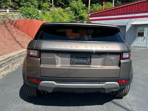 Bronze 2018 Land Rover Range Rover Evoque SE