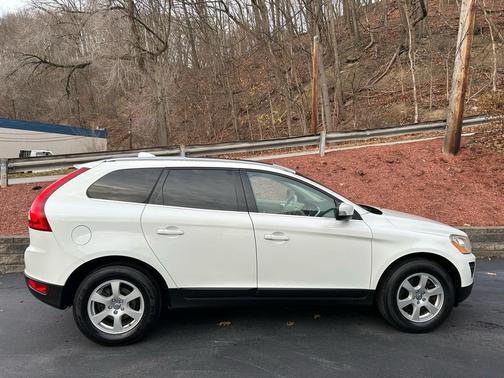2011 Volvo XC60 3.2