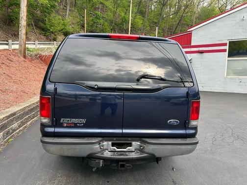 Blue 2005 Ford Excursion XLT