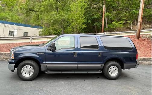 Blue 2005 Ford Excursion XLT