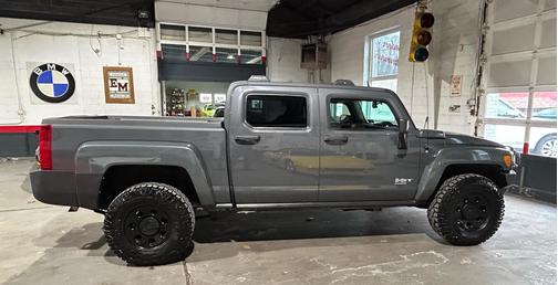 2009 Hummer H3T Base