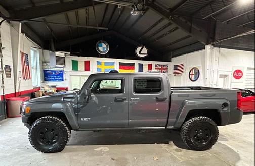 2009 Hummer H3T Base
