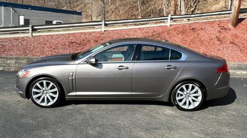 2010 Jaguar XF Luxury