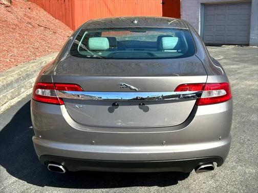 2010 Jaguar XF Luxury