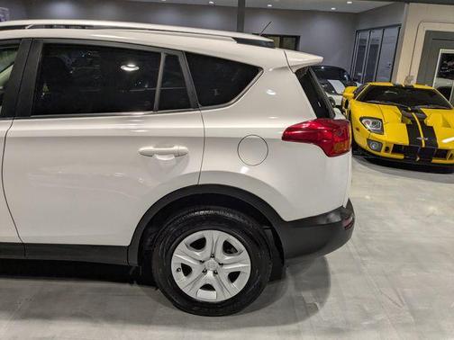 2014 Toyota RAV4 LE