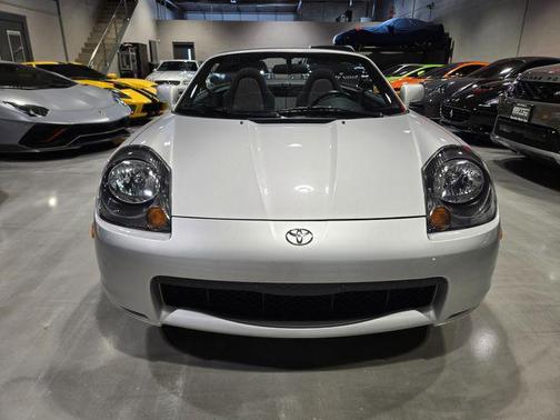 2001 Toyota MR2 Base (M5)