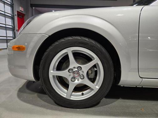 2001 Toyota MR2 Base (M5)