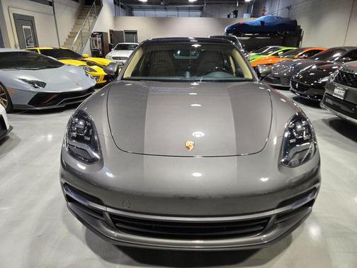 2018 Porsche Panamera 4