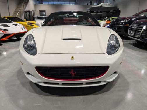 2010 Ferrari California Base