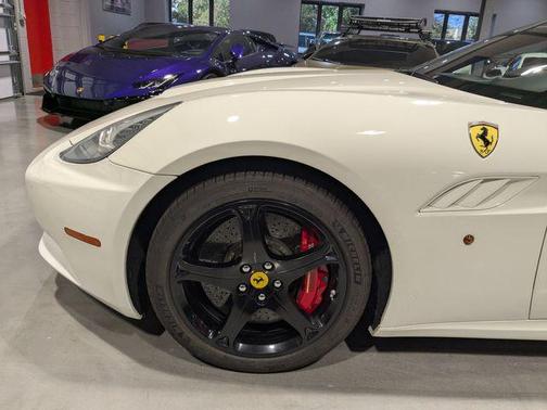 2010 Ferrari California Base