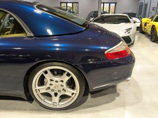 2000 Porsche 911 Carrera 4