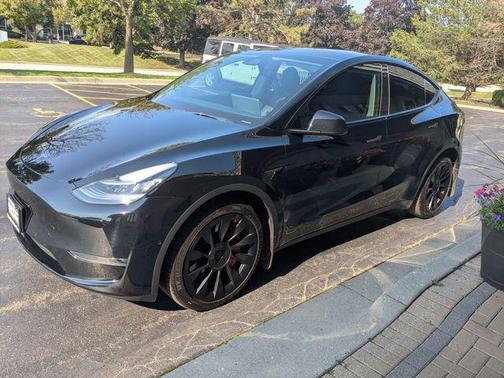 2022 Tesla Model Y Long Range Dual Motor All-Wheel Drive