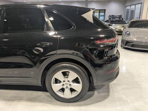 Black 2019 Porsche Cayenne Cayenne