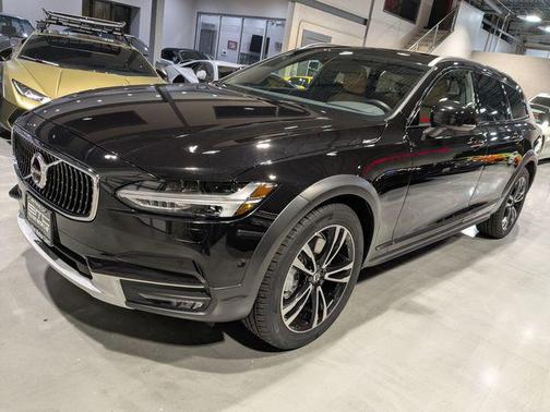 2018 Volvo V90 Cross Country T5