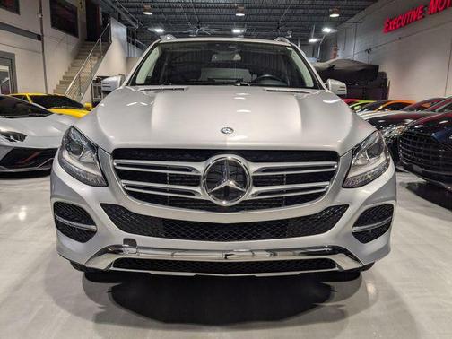 Diamond Silver Metallic 2016 Mercedes-Benz GLE-Class GLE 300d 4MATIC