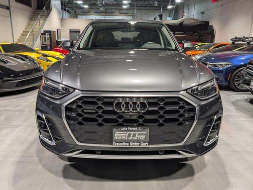 Daytona Gray Pearl Effect 2023 Audi Q5 45 S line Premium Plus