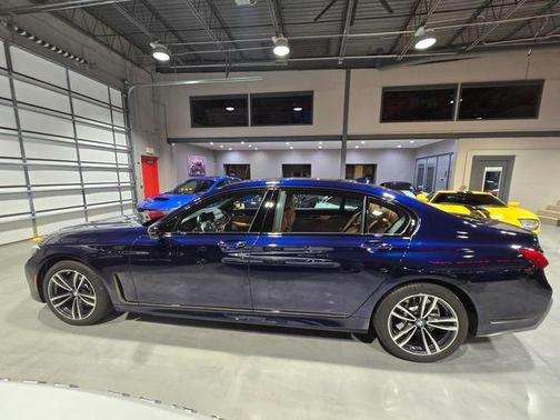 2022 BMW 750 i xDrive