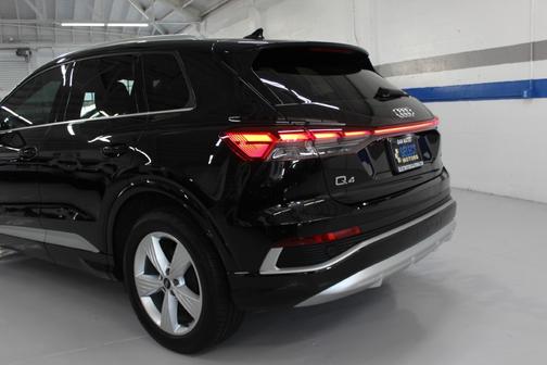 2024 Audi Q4 e-tron 50 Premium Plus