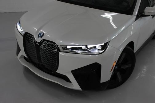 2023 BMW iX M60