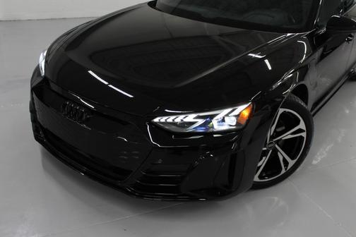 2023 Audi e-tron GT Premium Plus