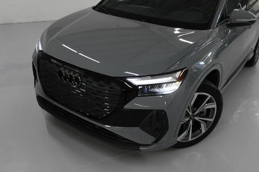 2024 Audi Q4 e-tron 50 Premium Plus