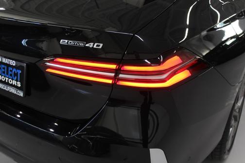 2024 BMW i5 eDrive40